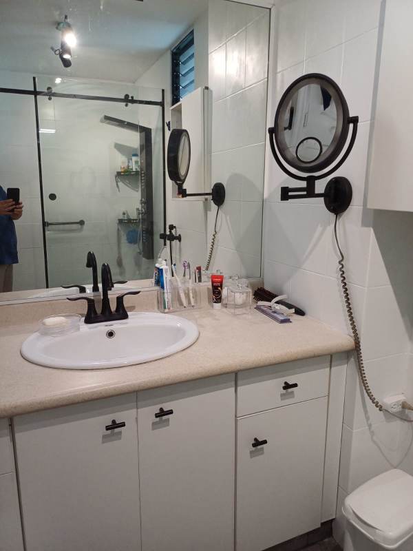 Updated full bathroom with shower glass door PH Royal Princess Paitilla Panama