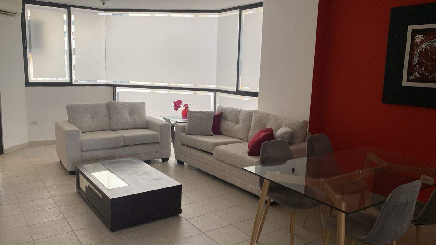 Comfortable master bedroom with window, closet, AC, in Punta Paitilla