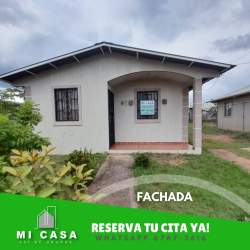 Bedroom with bed, AC, curtains, in rental house Penonomé, Coclé Province Panama