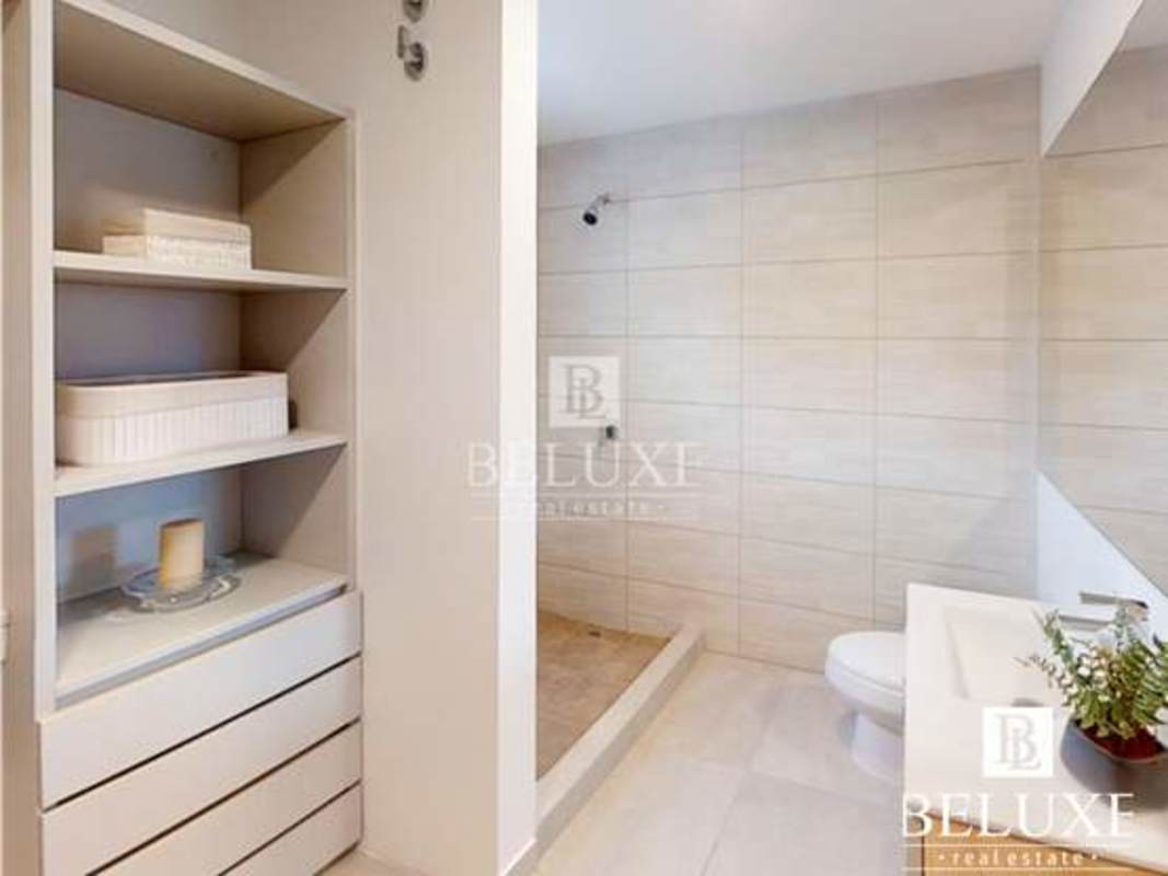 Master bedroom featuring large window city views in PH Van Gogh El Cangrejo Panama City