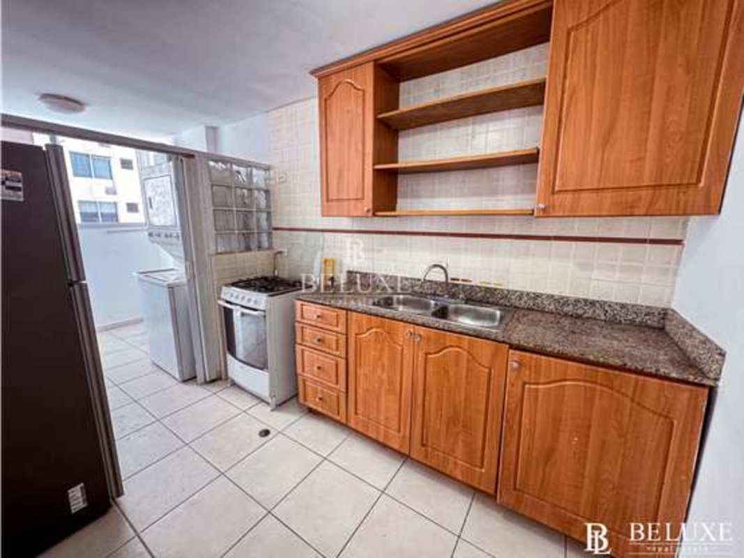 Bedroom with large windows and closet PH Mar del Sur San Francisco Panama