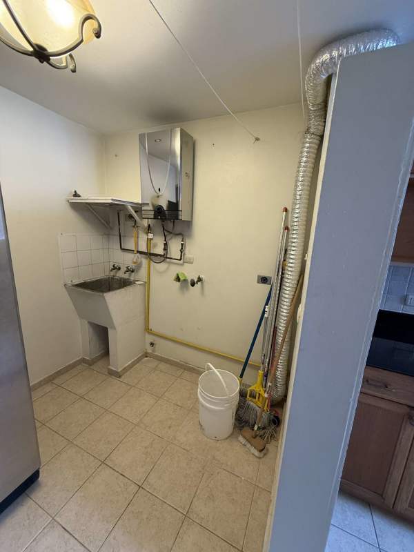 Empty bedroom with built-in closet and wood flooring in PH Cancun Obarrio Panama City