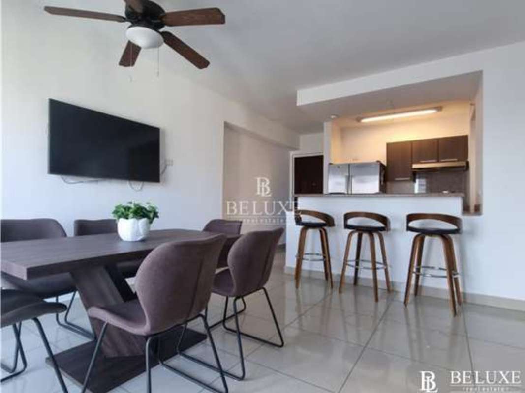 Master bedroom in PH Top Towers Costa del Este with private balcony and city view