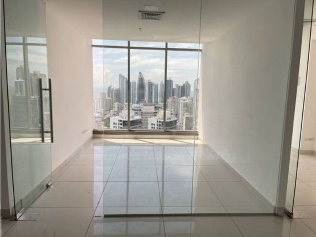 Private segmented office or meeting room with glass walls PH BICSA Tower Panama City