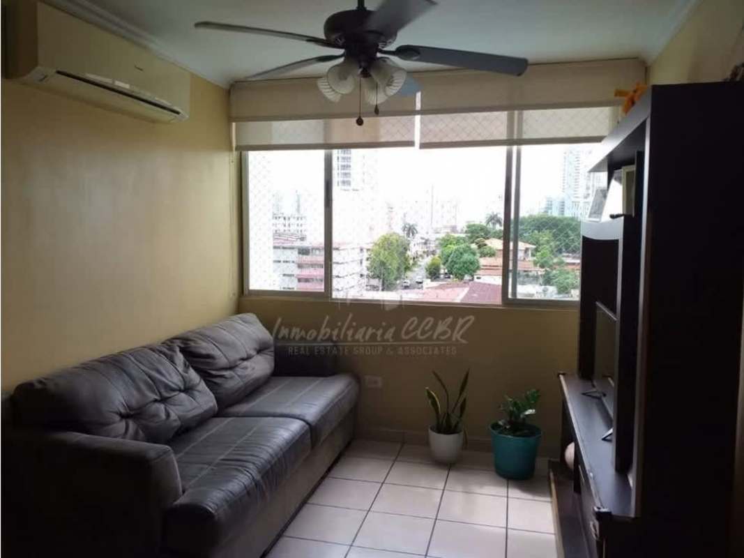 Bedroom with large window and built-in closet in PH Plaza Valencia San Francisco Panama