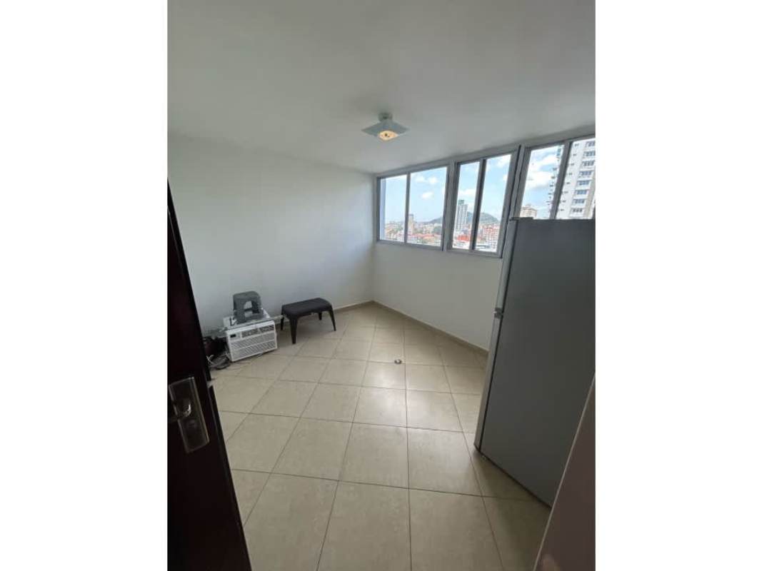 Covered balcony area with skyline views from PH Bella Vista Tower Panama