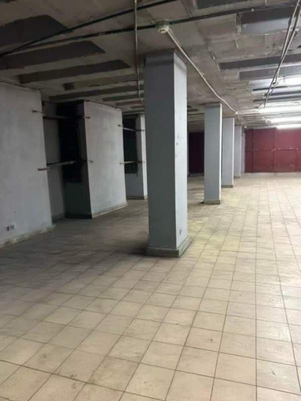 Cargo elevator inside warehouse industrial property for rent in Calidonia Panama City