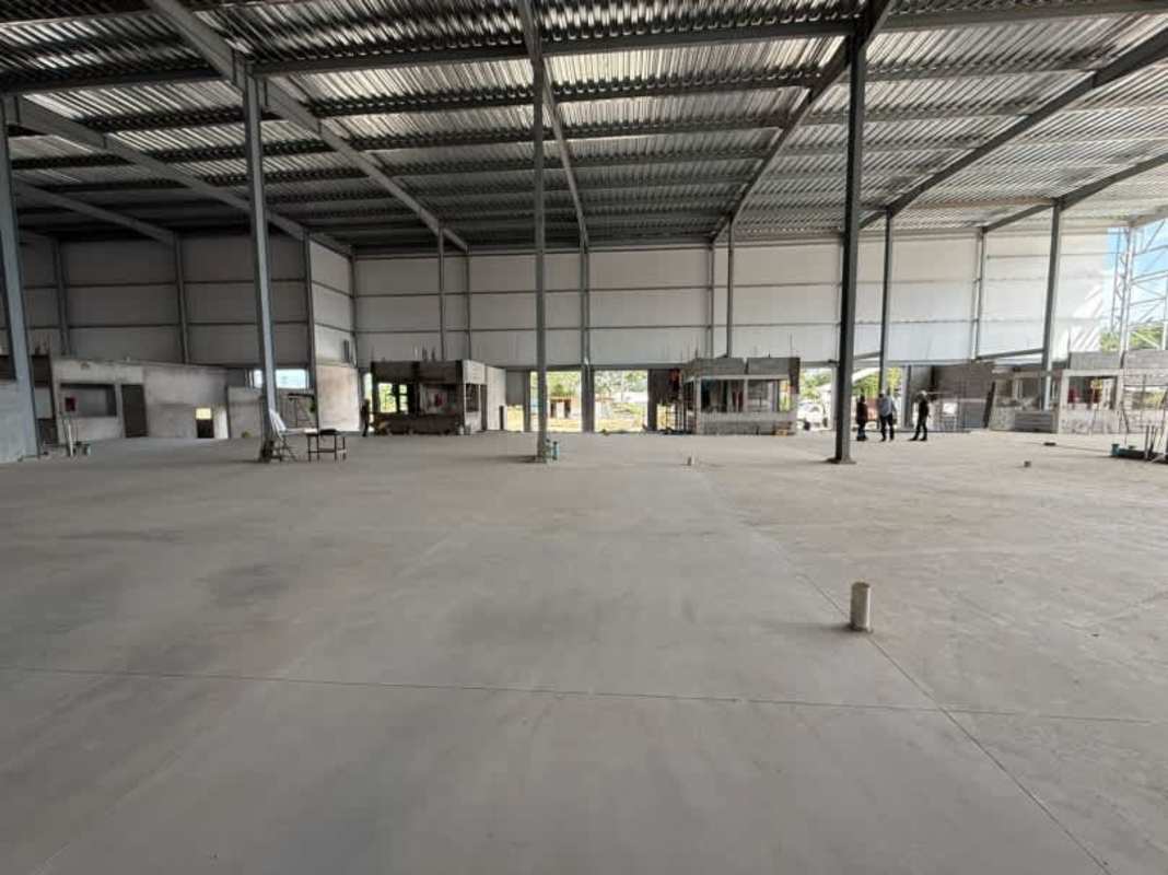 Inside view of warehouse showing steel support and concrete floor, Juan Díaz Panama