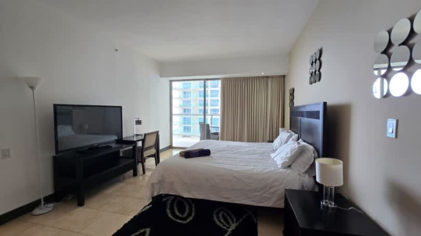 Dining room with ocean background in luxury apartment Panama City PH Oceanaire