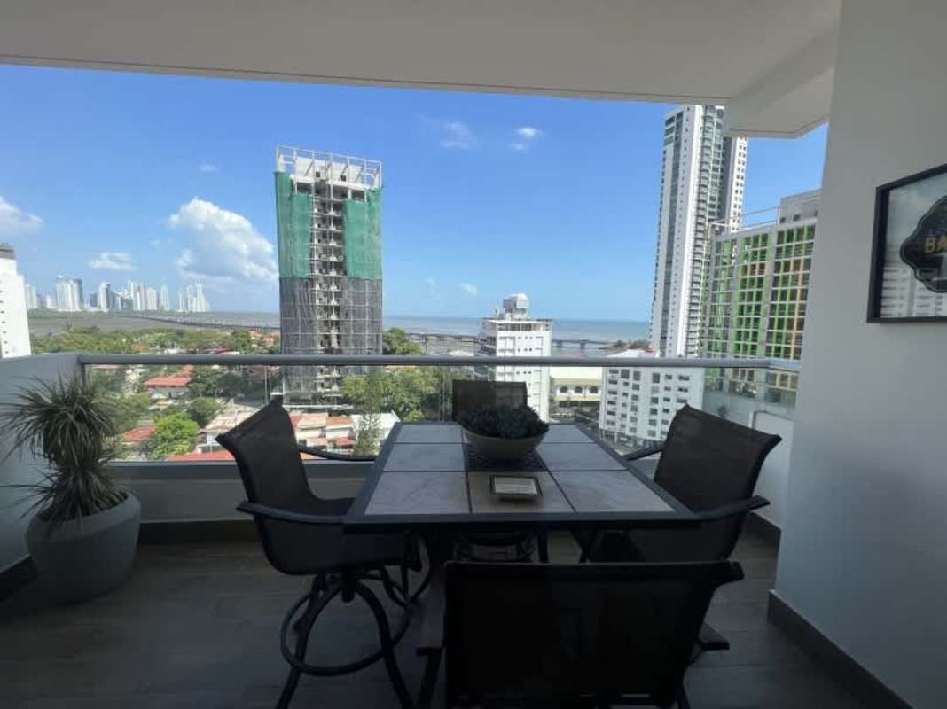 Modern kitchen with quartz countertops and built-in appliances at PH Panorama Panama City