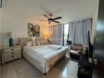 Large private terrace with garden in ground floor apartment PH Pine Hills Panama