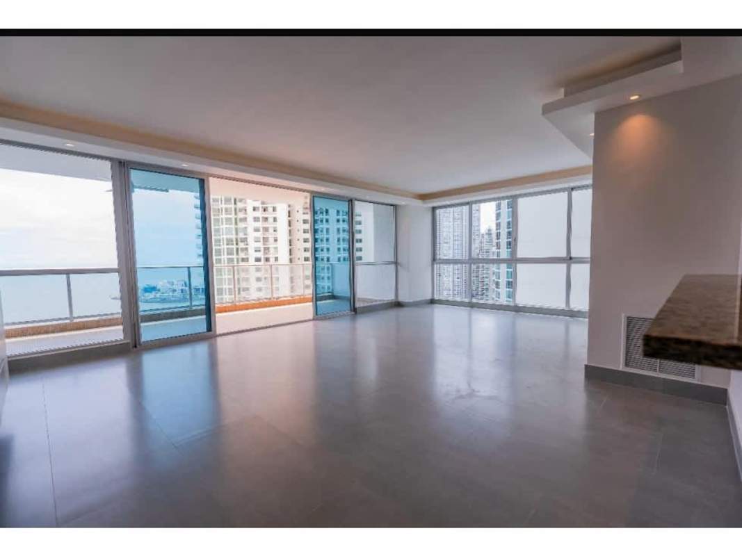 Spacious master bedroom with floor-to-ceiling windows, oceanfront balcony access in PH Oceanaire Panama