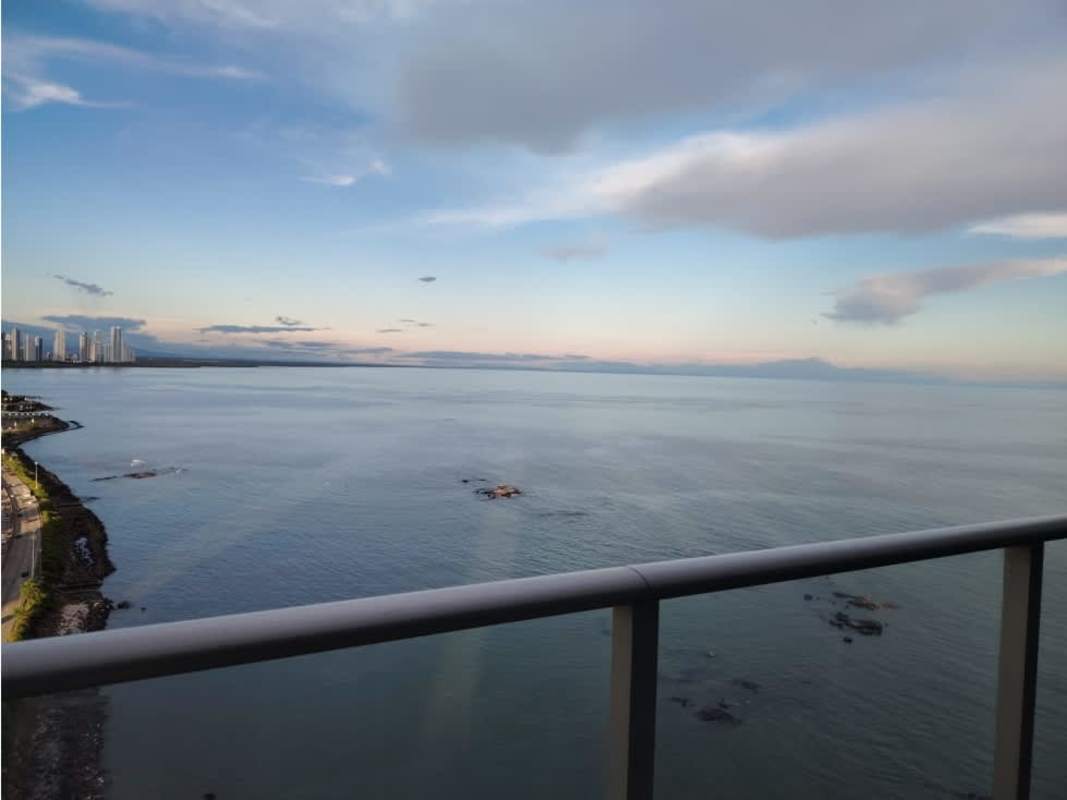 Contemporary kitchen with granite countertops, breakfast bar, appliances in PH Oceanaire Punta Pacifica Panama