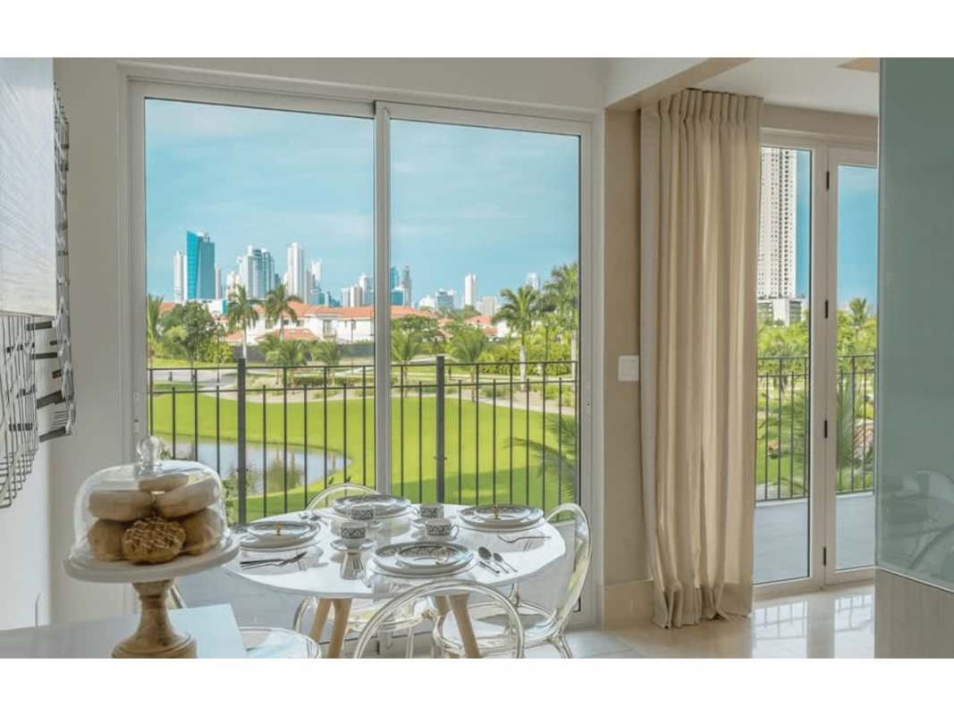 Dining room access to balcony overlooking golf course and skyline PH The Reserve