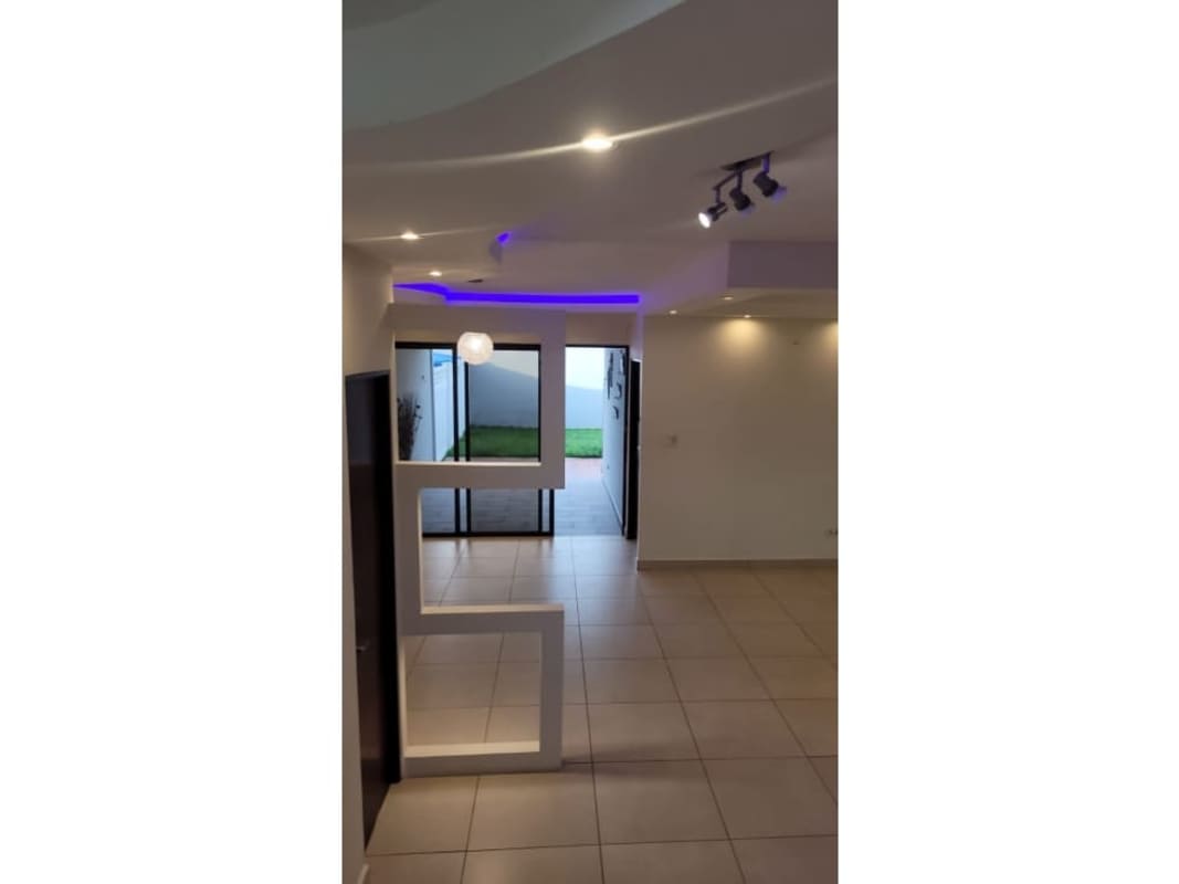 Spacious bedroom with access to private balcony PH Sierra Nevada Brisas del Golf Panama