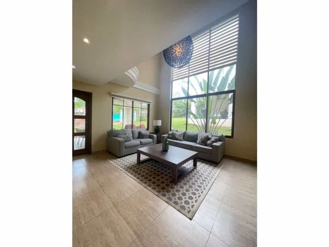 Granite countertop kitchen with appliances in house Los Senderos Clayton Panama