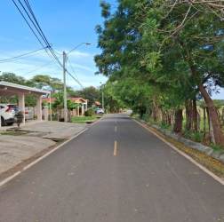 Spacious covered terrace patio family home Chitré Herrera Panama for sale