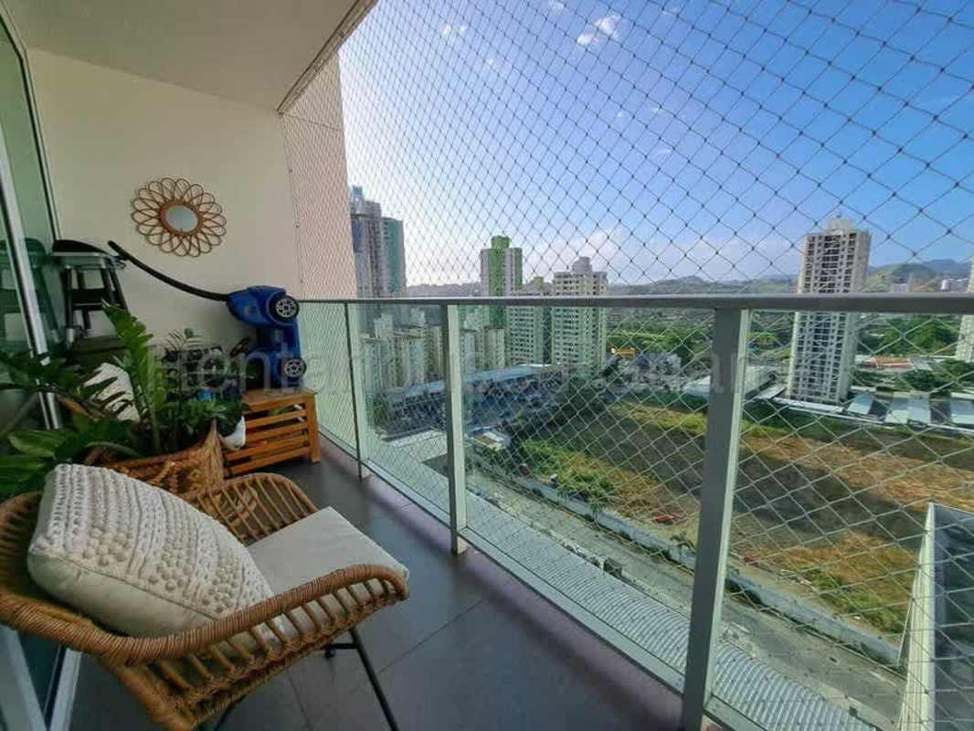 Balcony with city skyline view in PH King's Park Condado del Rey Panama