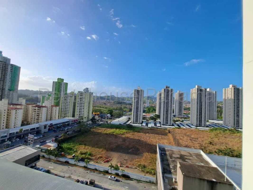 Cityscape and tower views from PH King's Park Condado del Rey
