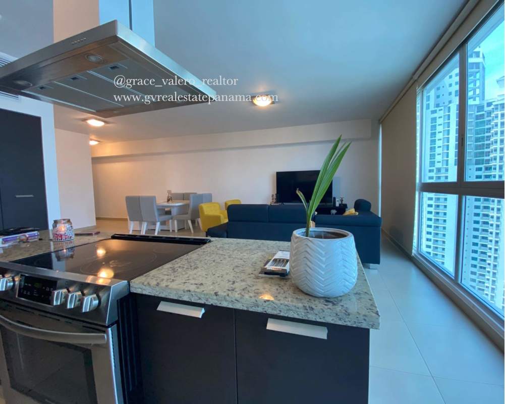 Master bedroom with city view, walk-in closet in PH Oceanaire Punta Pacifica Panama