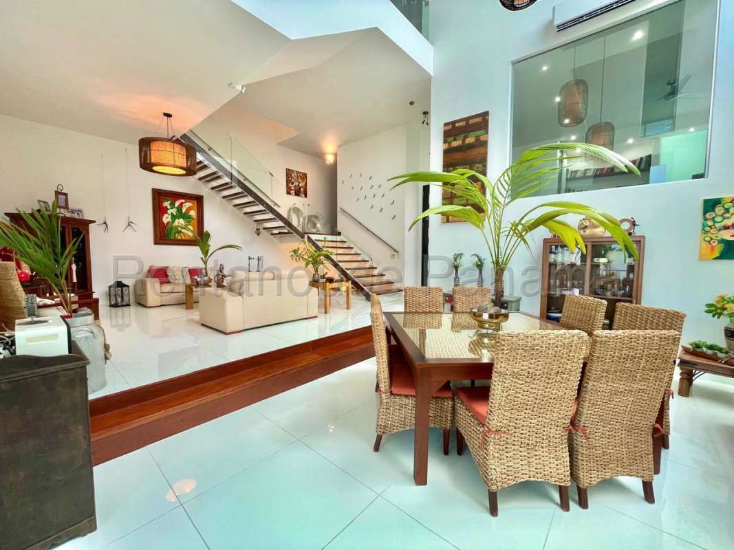 Spacious master bedroom balcony ensuite bath pool view upscale house for rent Panama