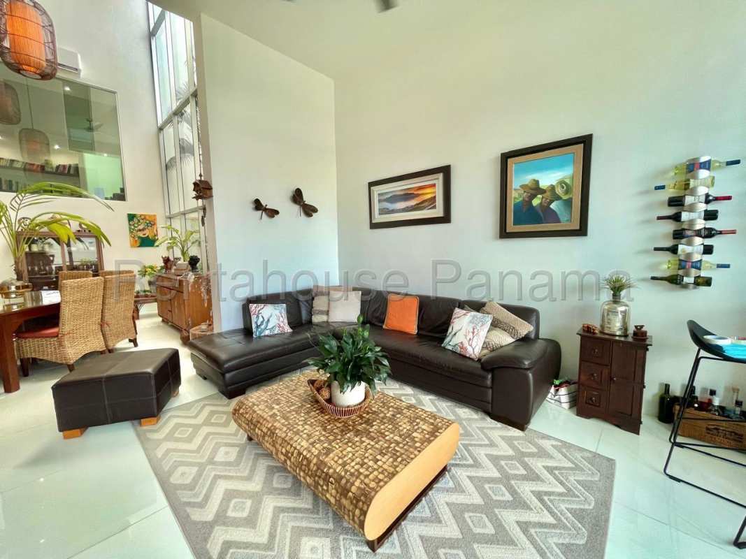 Fully equipped kitchen granite countertops stainless appliances rental house Altos del Golf Panama City