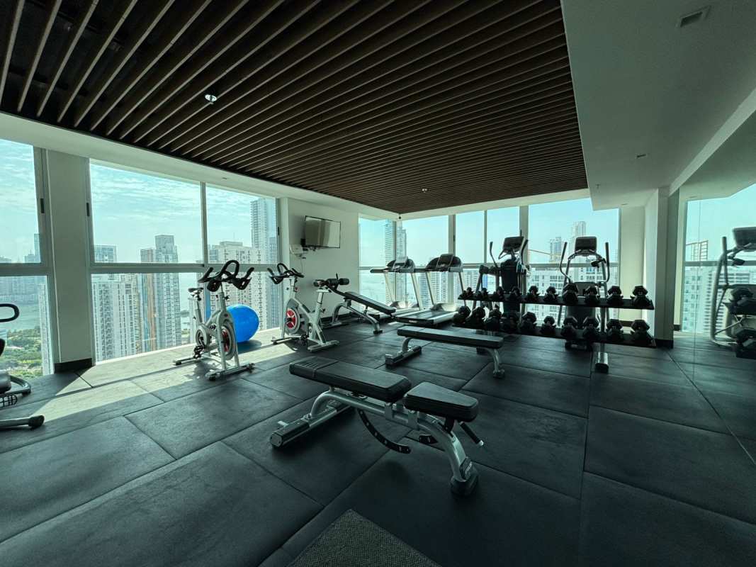 Rooftop swimming pool and sundeck with skyline view PH Altamira Bella Vista Panama