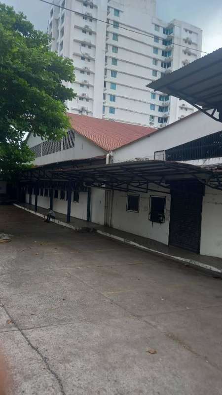 Large Warehouse with Office Space for Rent Parque Lefevre