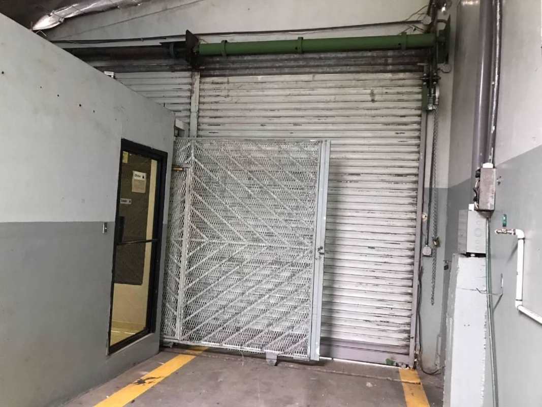 Loading dock and garage space inside industrial warehouse in Miraflores Panama