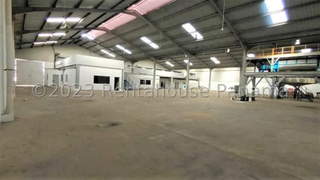 Commercial Warehouse for Rent in 24 de Diciembre - 0 bedrooms