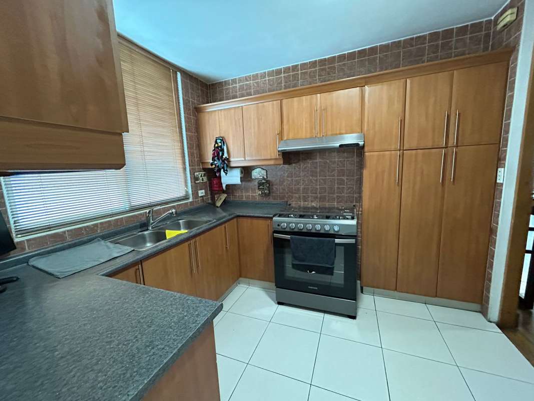 Bedroom with study desk built-in wardrobe split AC at PH Mont Royale El Cangrejo Panama