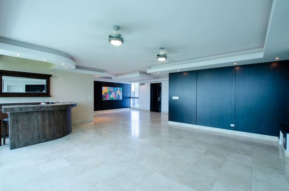 Private den or family room ideal for office with large windows PH Matisse Costa del Este Panama