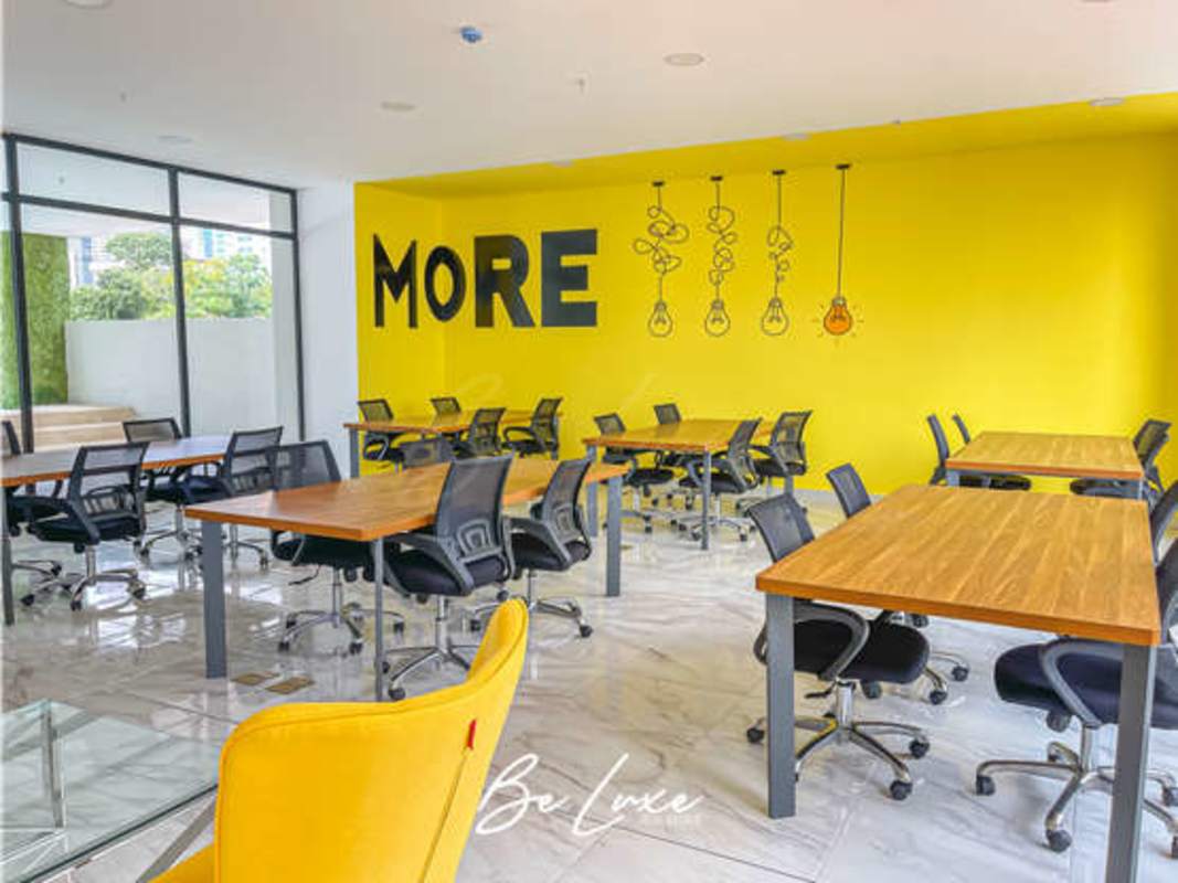 Shared coworking business center with panoramic views PH The Gray Calle 50 Panama