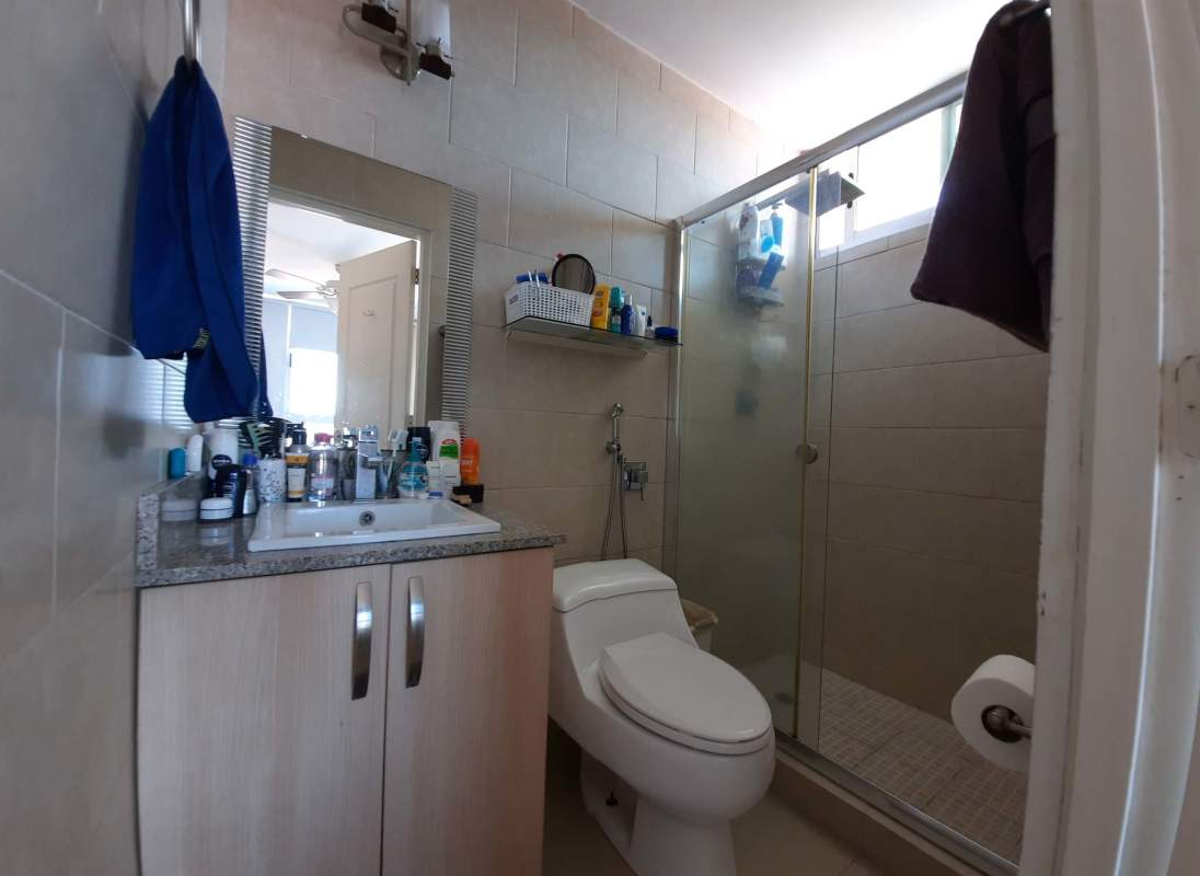 Master bedroom with air conditioning, built-in closet, ceramic tile, PH Creta La Fontana Chanis Panama