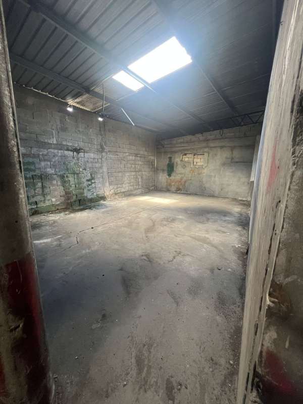 Industrial warehouse space with high ceiling and open layout in Chanis Panama