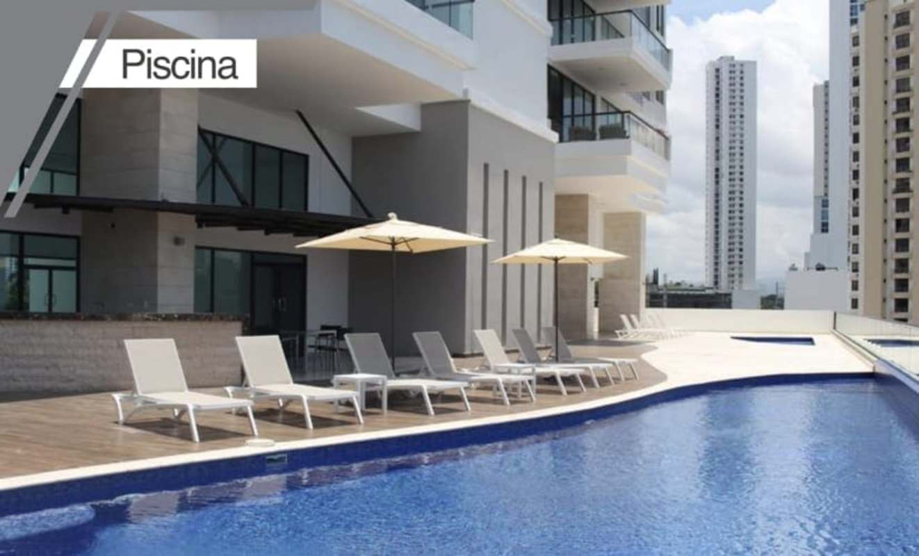 Infinity pool overlooking Pacific Ocean at PH Dal Mare Coco del Mar Panama City