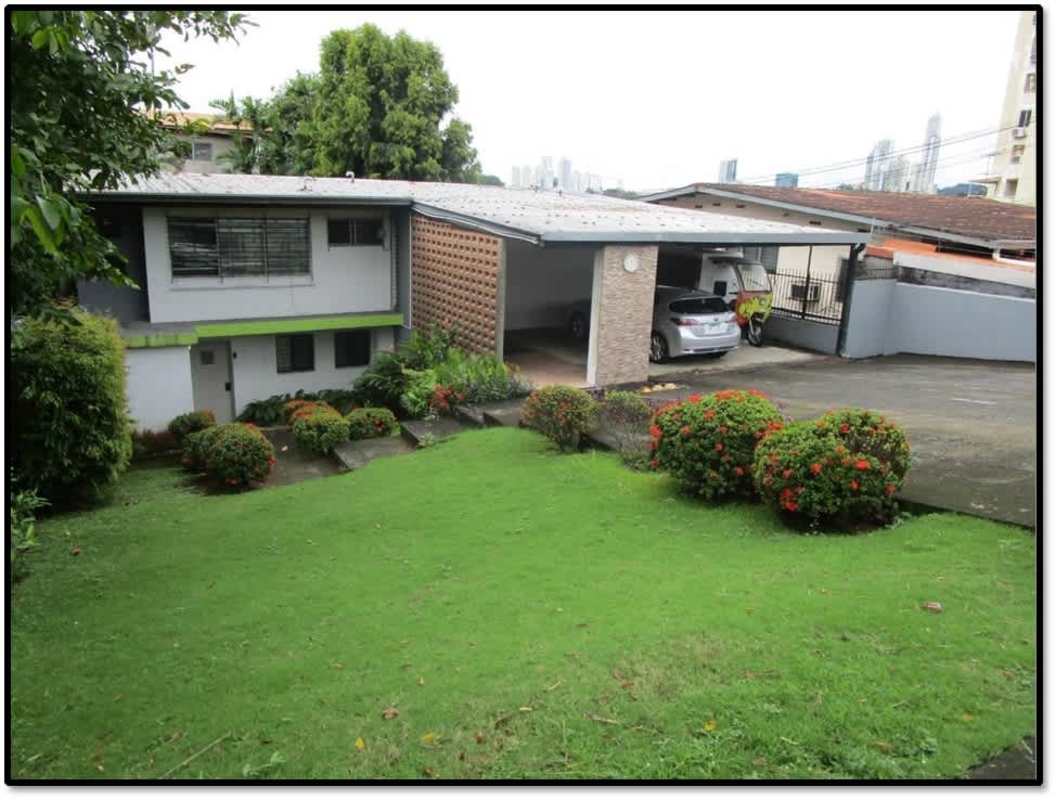 Split-level 3-floor commercial house with carport and landscaped yard Betania Panama