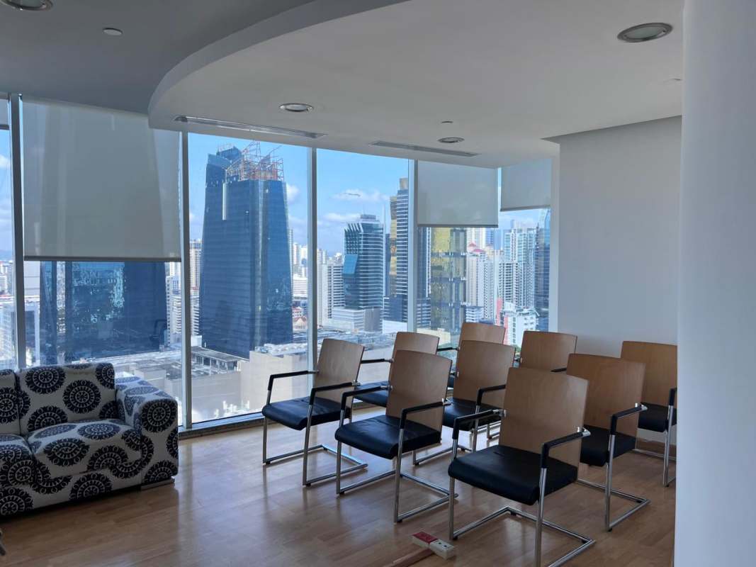 Modern private office with panoramic city view for rent in PH Global Bank Tower, Obarrio Panama City