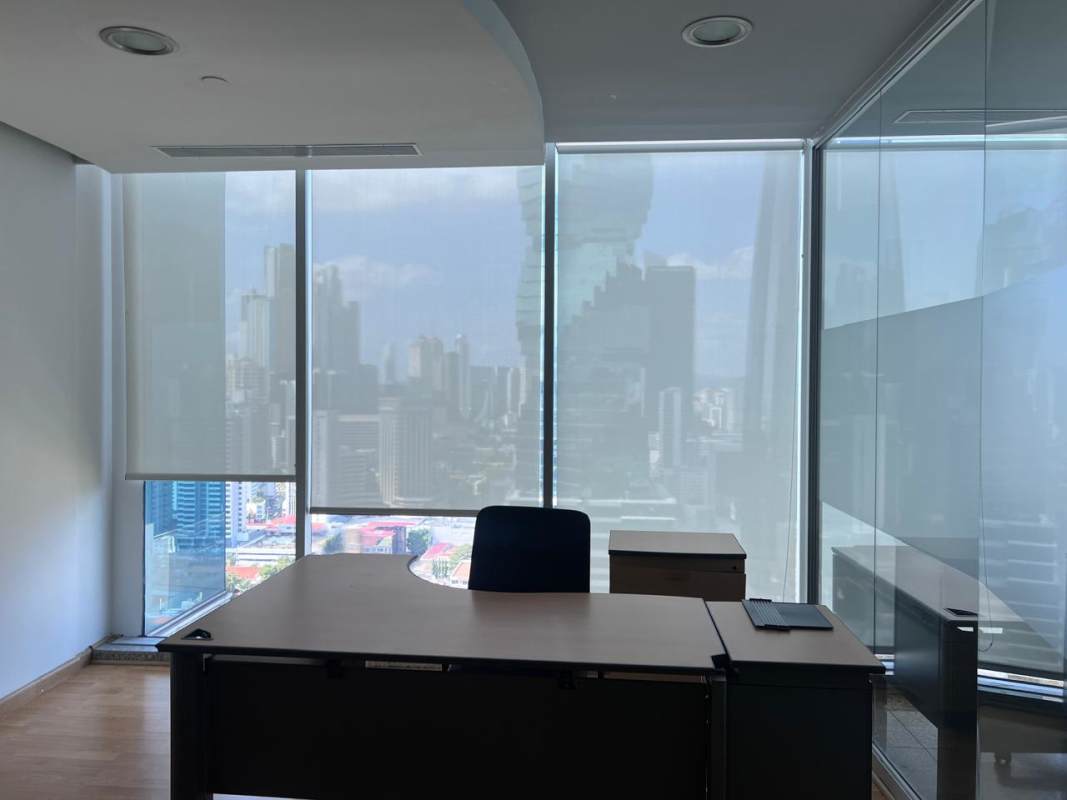 Common dining area and kitchenette for tenant employees in PH Global Bank Tower Panama