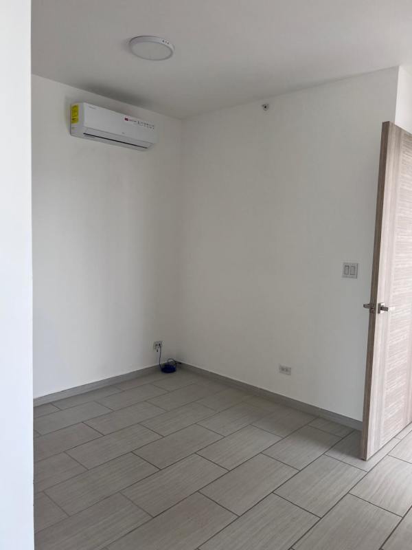 Sleek bathroom featuring glass shower enclosure and modern vanity at PH The Towers San Francisco Panama