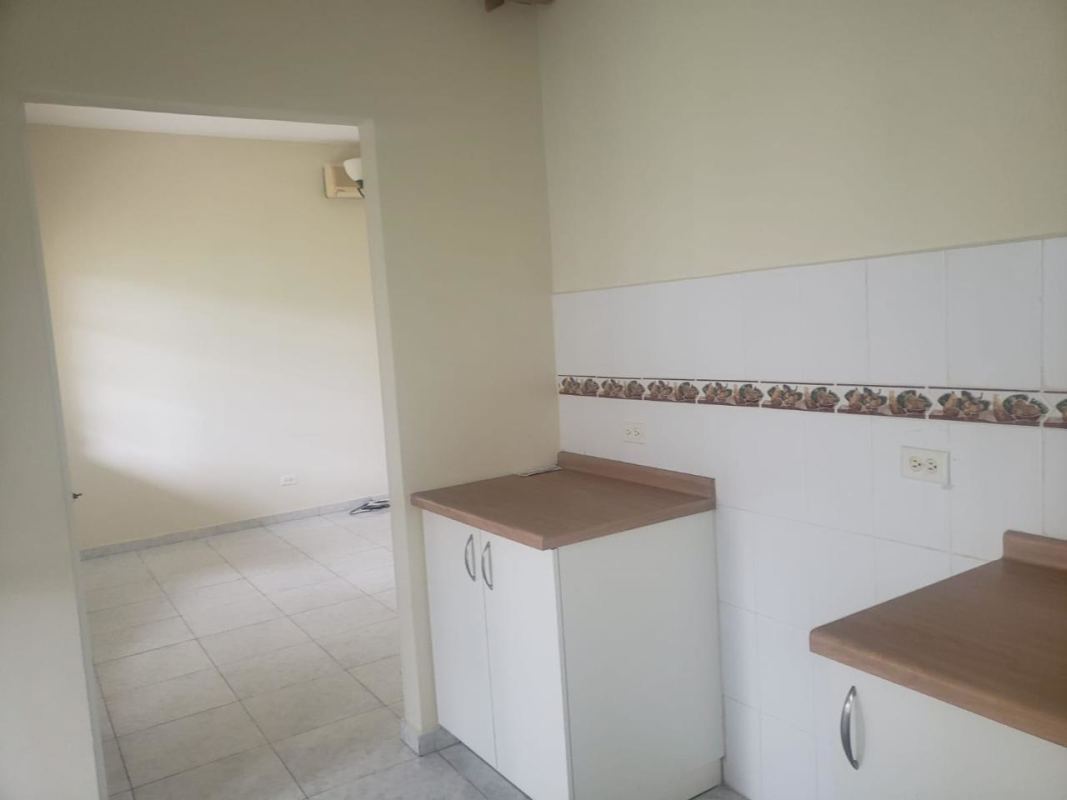 3BR House with Terrace & Yard in San Antonio Cerro Viento in - View 2