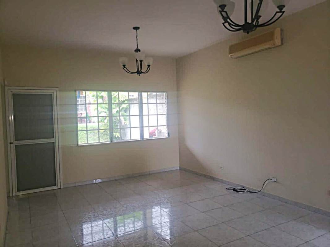 3BR House with Terrace & Yard in San Antonio Cerro Viento in - View 5