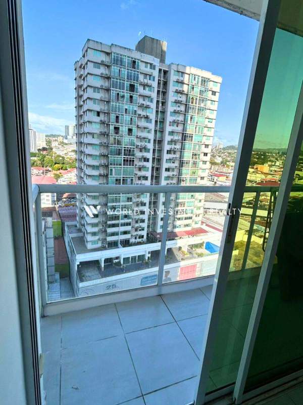 Private balcony view overlooking Panama City skyline PH Metropolitan Park