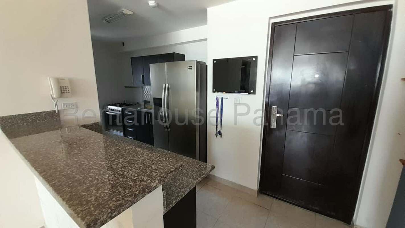 Master bedroom with built-in closet, AC, ceiling fan in PH Vista Verde Panama City