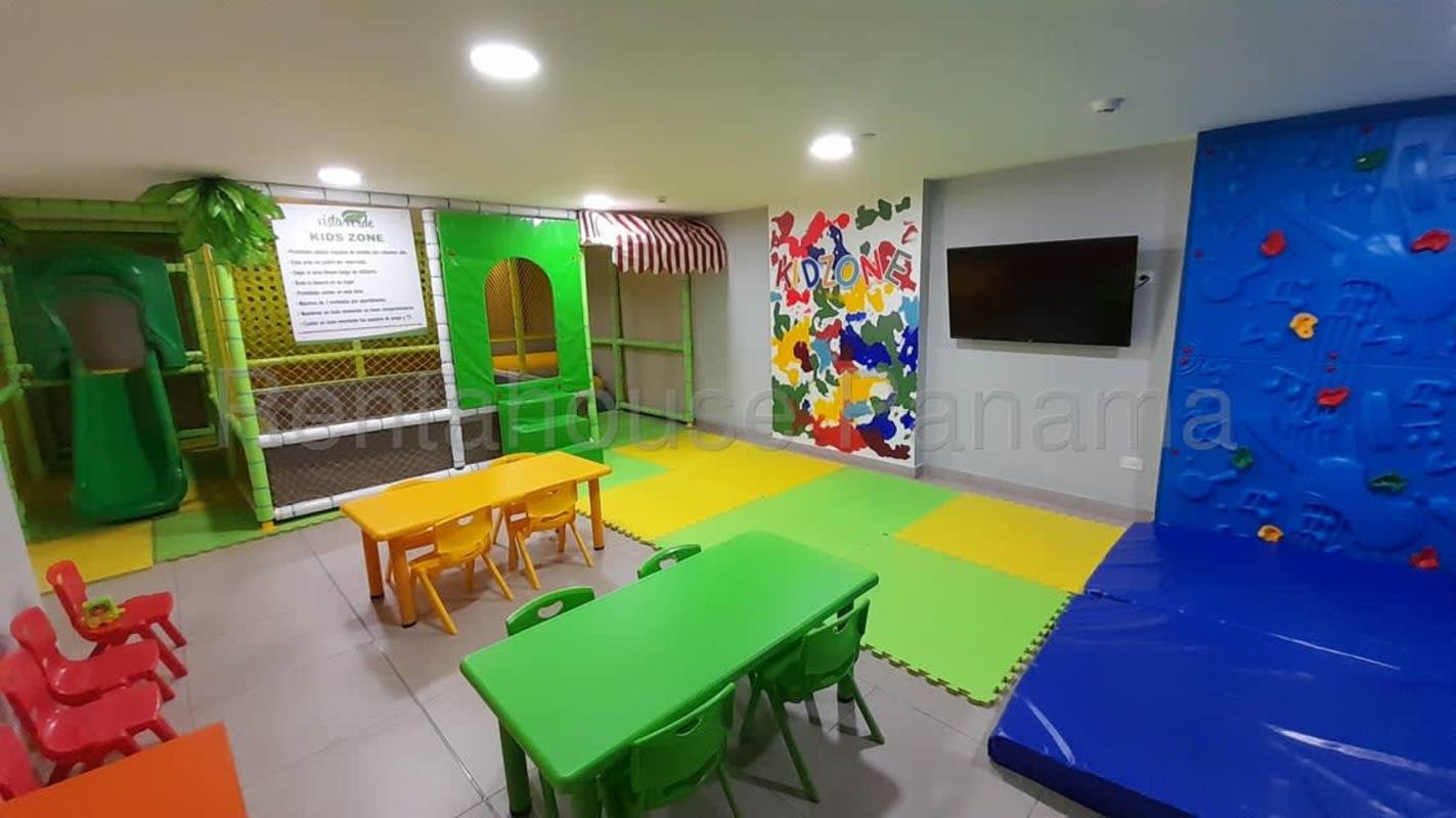 Luxurious lobby lounge with modern seating PH Vista Verde Carrasquilla