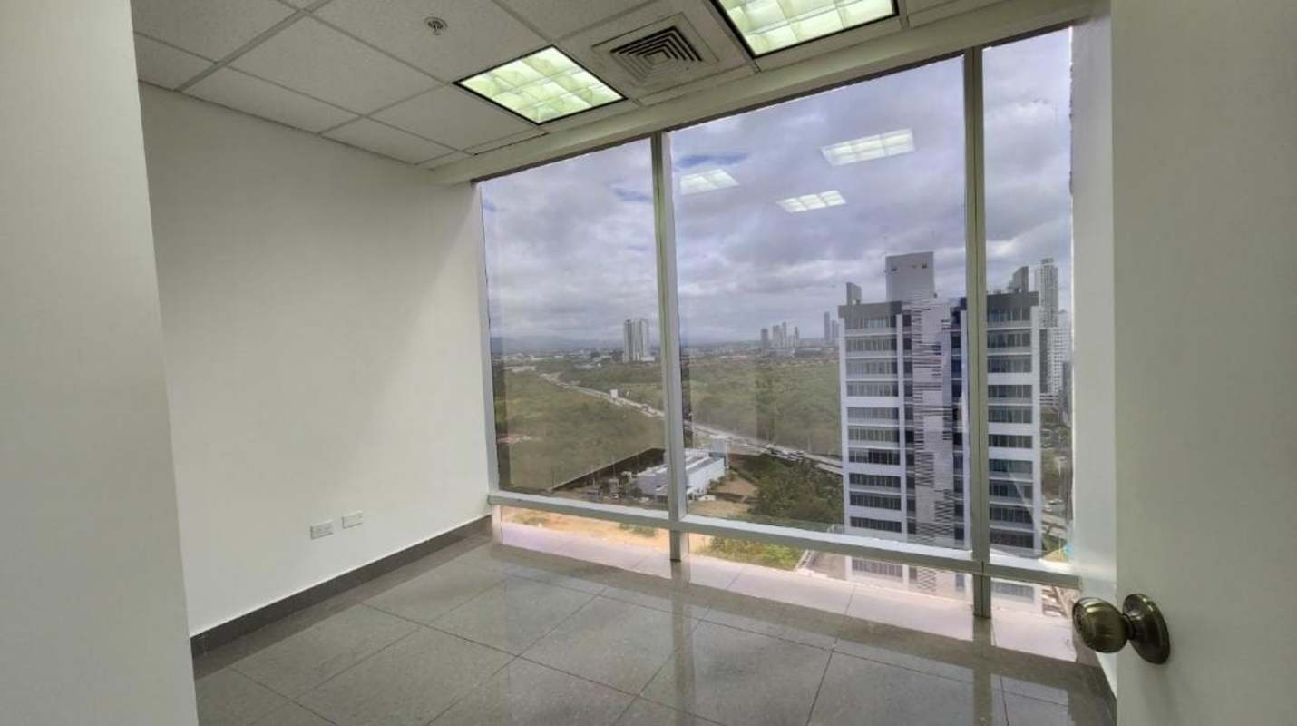 Unfurnished commercial office flooded with natural light in Torre Ancon Costa del Este
