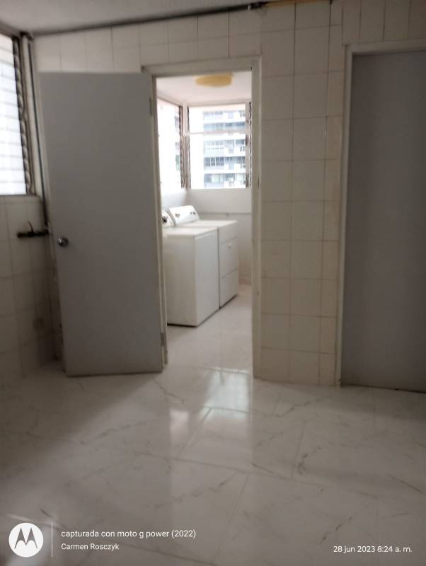 Dining room with panoramic ocean views and marble floors in PH Tamanaco Punta Paitilla Panama