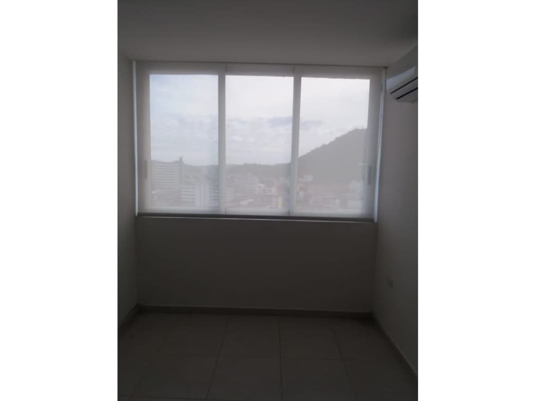 Infinity swimming pool rooftop skyline view PH Bay View Panama City