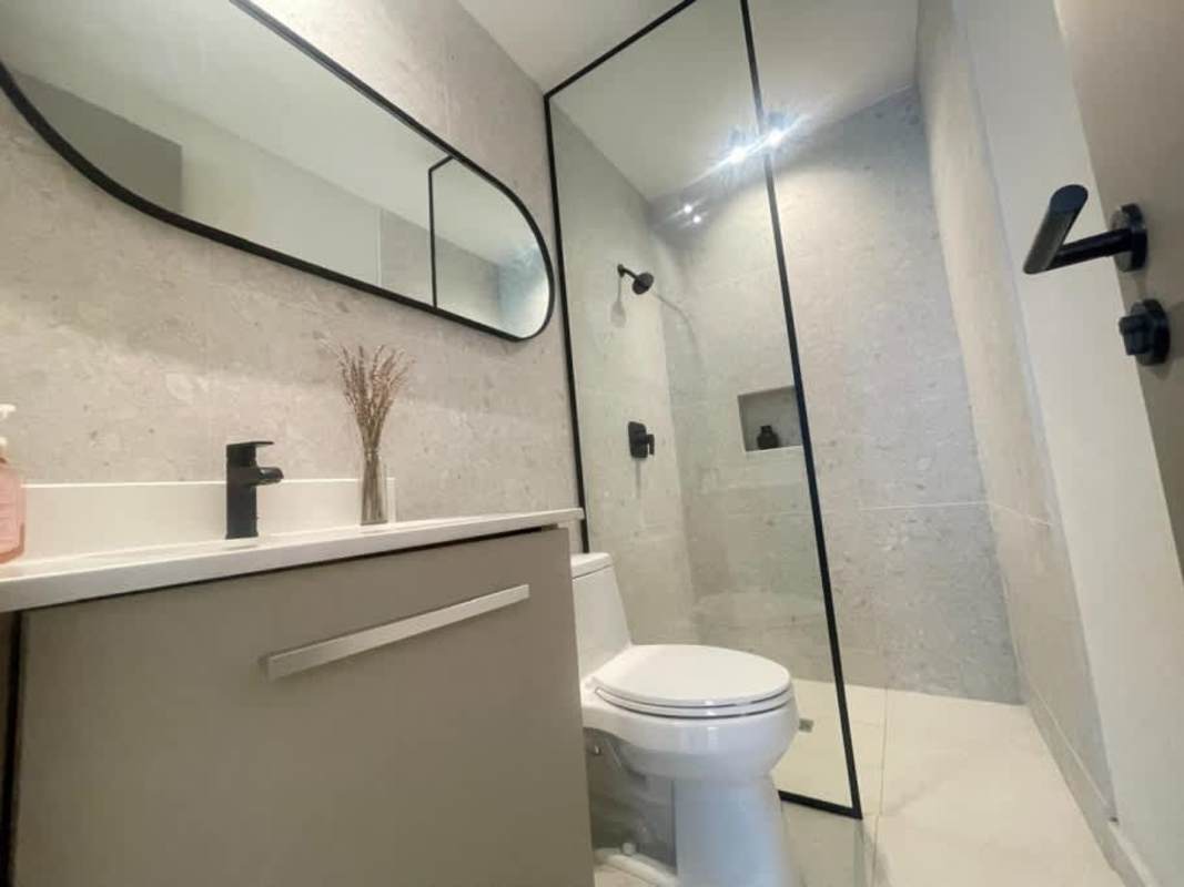 Spacious walk-in closet with shelving in apartment PH Coco del Mar Panama