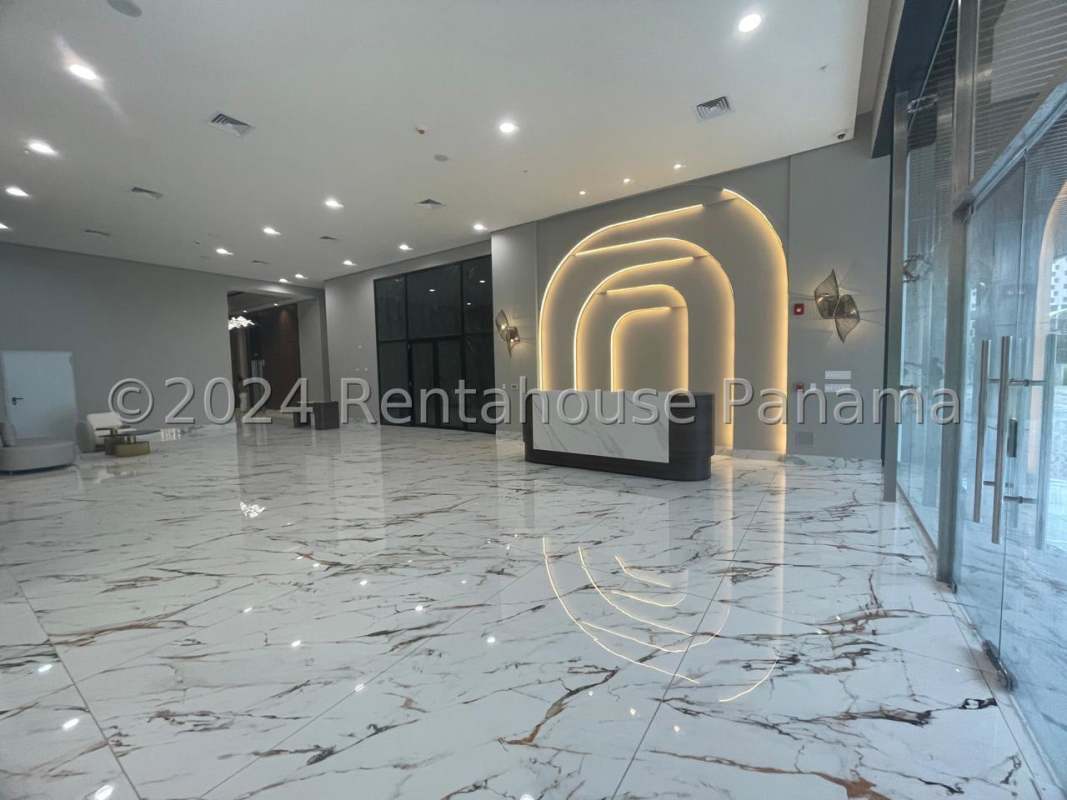 Modern kitchen in PH Arcadia Costa del Este with granite countertops, stainless appliances, pendant lighting in Panama City